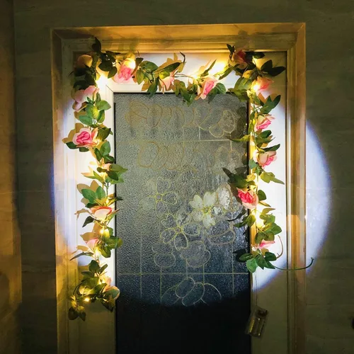 Vista 7 de Guirnalda de luces artificiales de vid de rosas de 7.5 pies, funciona con pilas, guirnalda de rosas para San Valentín, boda, dormitorio, fiesta