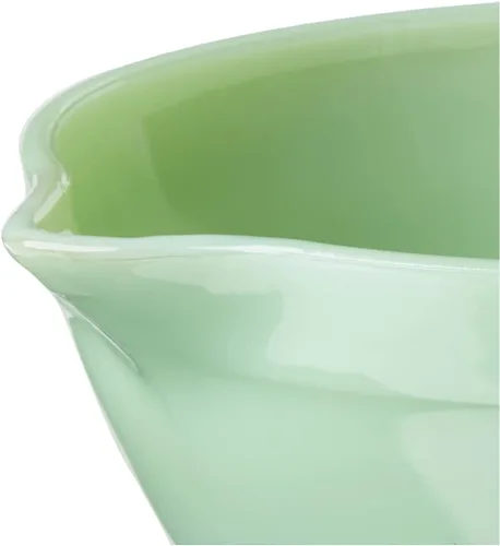 Vista 4 de Jadeite Glass Collection™ - Tazón mezclador de 1.25 cuartos de galón con mango