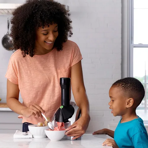 Vista 5 de Yonanas - Máquina clásica de helado de fruta congelada para golosinas veganas y sin lácteos saludables, máquina plateada de 200W con 36 recetas