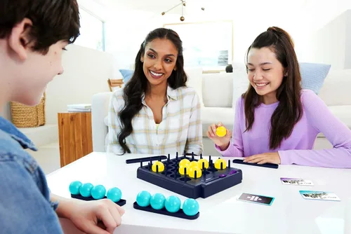Vista 6 de Mattel Games Juego de fiesta desplegable para familia, adolescentes, adultos y noche de juego, las pelotas van volando, no requiere