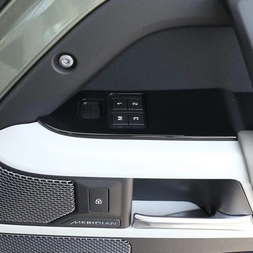 Vista 5 de Cubierta de plástico ABS para interruptor de elevación de ventana interior de automóvil para Land Rover Defender 110 2020 (negro brillante)