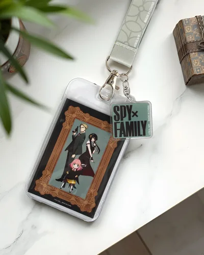 Vista 6 de Spy x Family Merch - Llavero con dije acrílico para identificación con retrato familiar