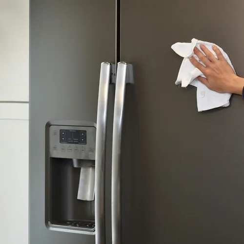 Vista 8 de Pacific Linens Paquete de 24 toallas blancas finas de 100 % algodón, ligeras, de grado comercial y ultra absorbentes