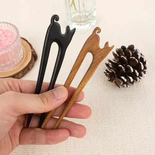 Vista 3 de 2 unidades de palos de pelo de madera en forma de U hechos a mano tallada de madera francesa con bonito diseño de gato, 2 puntas, horquillas