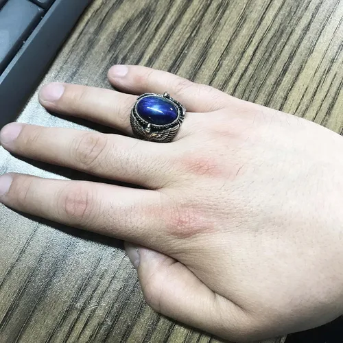Vista 3 de Anillo de plata de ley 925 maciza con figura de águila ovalada con piedra de ojo de tigre azul