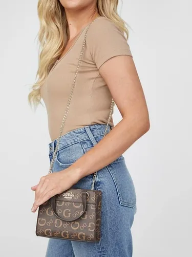 Vista 2 de GUESS Taylor Mini Crossbody, Cuero marrón, Bandolera