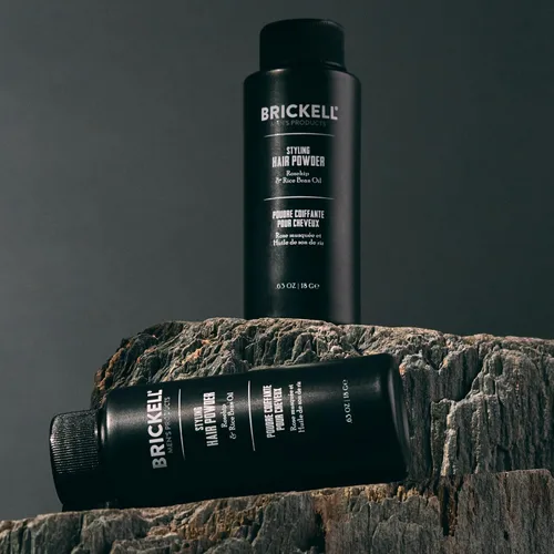 Vista 6 de Polvo estilizante para cabello Brickell Men's para hombres, crea volumen, natural y orgánico, polvo texturizante no graso, 18g, sin fragancia