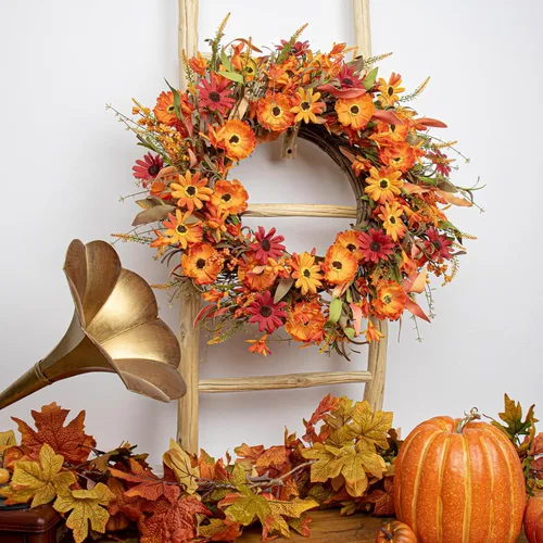 Vista 7 de J'FLORU Corona artificial de otoño de 22 pulgadas, coronas de otoño para puerta delantera, corona de margaritas naranjas con bayas silvestres