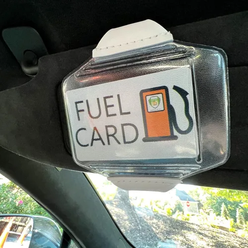 Vista 7 de Portavisor Resistente para Tarjeta de Combustible con Bolsillo de Vinilo Transparente - Accesorios para Camión y Automóvil para Interior - Licencia