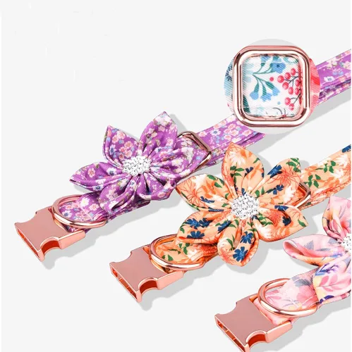 Vista 3 de Collar de cachorro con patrón floral, bonito collar de perro con flor de diamantes de imitación desmontable para perras (S, azul)