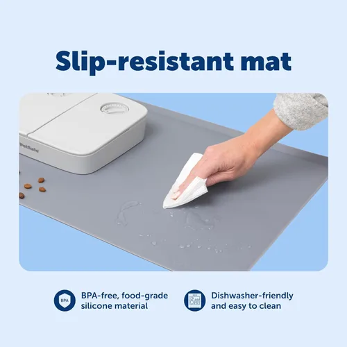 Vista 4 de PetSafe Tapete para fuente y alimentador, para perros y gatos, mantel individual de silicona para alimentos y agua, 26 x 16 pulgadas, impermeable