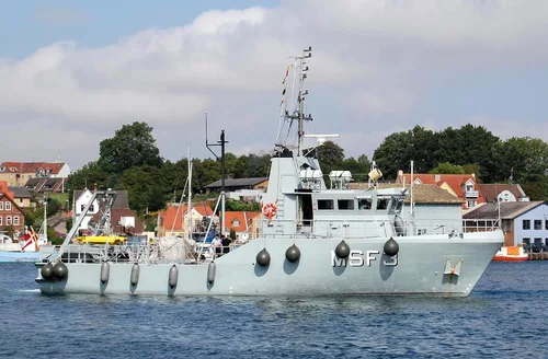 Vista 2 de Dan-Fender Guardabarros redondos de alta resistencia y boya marcadora Parachoques de bola multiusos para barcos Cuerda sólida que sostiene
