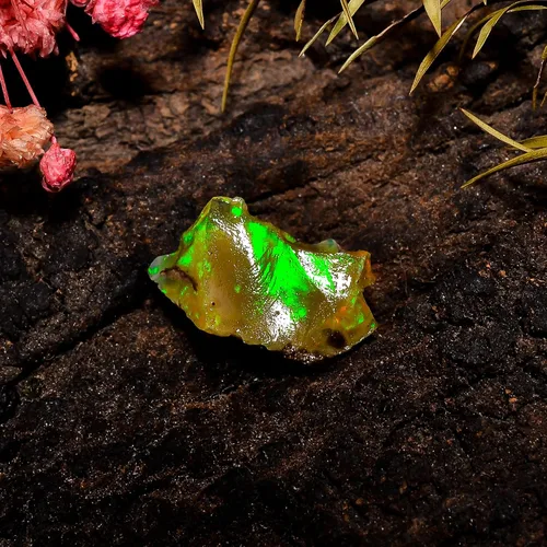 Vista 4 de AA+ Natural Ethiopian Welo Opal Rough Stone Ultra Fire Striking Raw Crystal Handpicked Opal Rock for Jewelry Making October Birthstone Gemstone