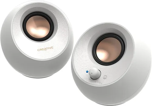 Vista 7 de Creative Pebble V3 Minimalistic 2.0 Altavoces de escritorio USB-C con audio USB, mejora de diálogo claro, Bluetooth 5.0, 8 W RMS con 16 W de Negro