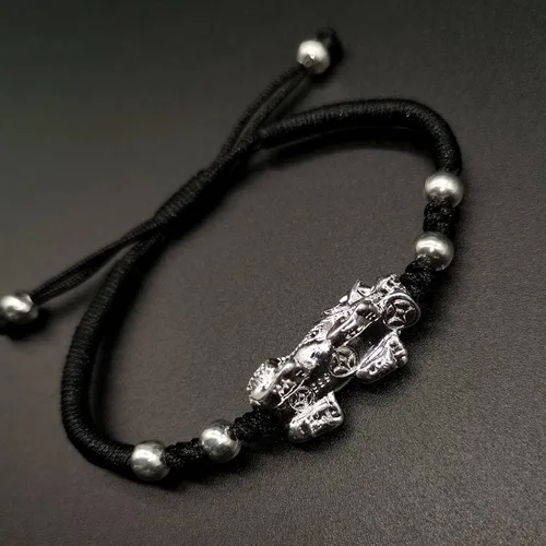 Vista 5 de MANRUO Pulsera Pixiu de cuerda roja Feng Shui Pi Yao Riqueza Pulsera Joyería Atrae Riqueza y Buena Suerte Regalo para Hombres y Mujeres