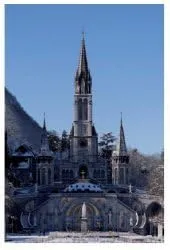 Vista 3 de Lourdes Agua bendita en contenedor de 1 litro (0.264 galones)