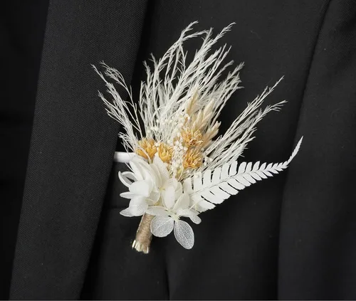Vista 11 de Flores secas blancas Boho Pampas Boutonniere secas, ramo de flores secas rústicas, pin de solapa para mujeres/novios para hombres (B01)