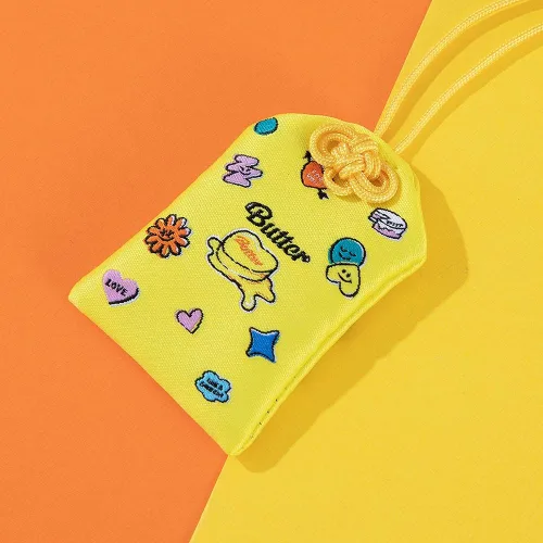 Vista 5 de YIMIDA KPOP Bangtan Boys Charm japonés Omamori Good Luck LoveHealthStudySuccessSachet Lucky Amulet Charms Colgante Llavero para fanáticos