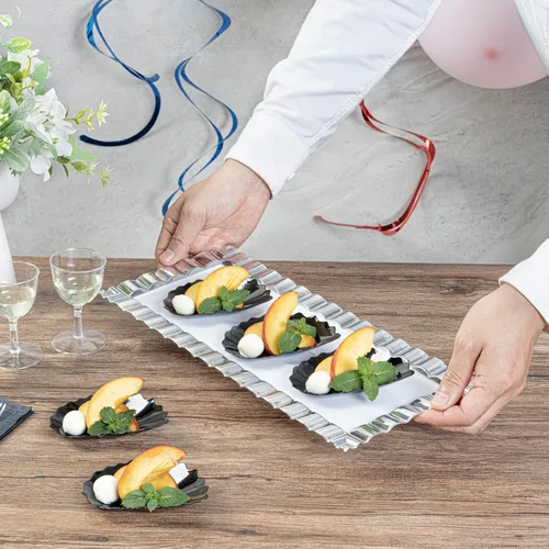 Vista 5 de Restaurantware Mini platos de plástico de 3.3 x 3.3 pulgadas, 100 platos desechables – Platos de degustación de plástico negro en forma de concha