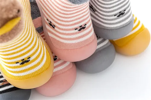 Vista 4 de Pantuflas antideslizantes para caminar y correr, mocasines para bebés y niños pequeños, mocasines antideslizantes con rayas arcoíris