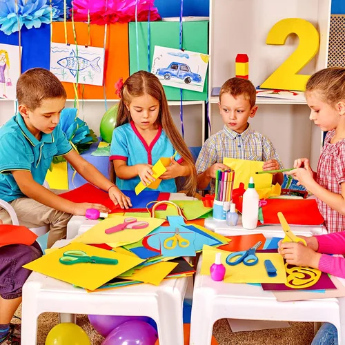 Vista 6 de Huhuhero Tijeras para niños, punta roma de seguridad de 5 pulgadas con tapa, tijeras de papel de corte para manualidades pequeñas para niños de 4 a
