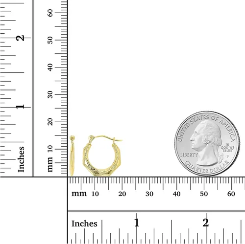 Vista 4 de Aretes de aro de oro amarillo macizo de 14 quilates con cierre de bisagra, bambú, texturizados, corte de diamante, hexagonal, cuadrado, redondo