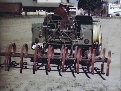 Vista 4 de The Farm Jeep DVD CJ CJ2 CJ2A Post WW2 Very Rare old Films not MB GPW or G503
