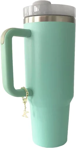 Vista 3 de Tovly 2 piezas de dijes de letras para Stanley Cup A-Z ID inicial colgantes personalizados para mango de vaso Stanley
