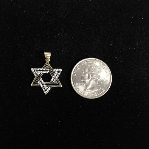 Vista 4 de Ioka - Colgante mediano con dije de estrella de David de oro de dos tonos de 14 quilates para collar o cadena, Metal