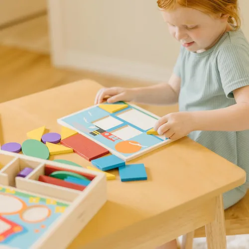 Vista 7 de Melissa & Doug Juguete educativo de madera para principiantes con 5 escenas de doble cara y 30 formas