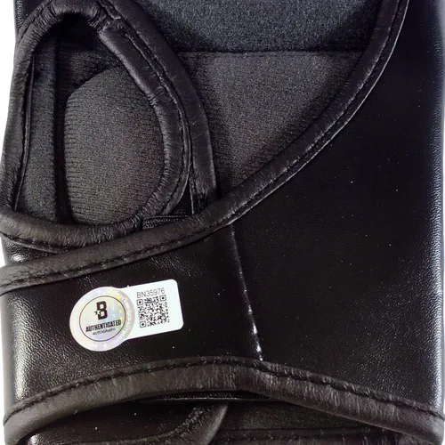 Vista 4 de Holly Holm Autographed UFC MMA Fighter Glove, Beckett BAS Certified