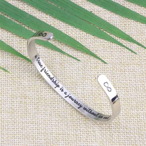 Vista 3 de JoycuFF - Pulseras de acero inoxidable para mujer con frase inspiradoramantra (en inglés) oculta, un regalo para mostrarle tu apoyo a tus amigos