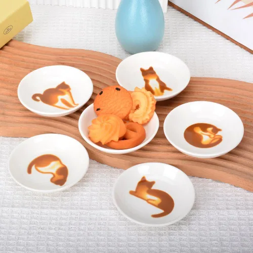 Vista 2 de Lindos platos de cerámica para salsas laterales de gato, mini plato de condimentos en forma de corazón, cuenco para sushi y soja, platillos