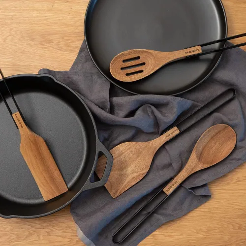 Vista 6 de Utensilios de madera para cocina de madera de acacia, hermoso diseño moderno, cabezales de madera rústica y asas de acero inoxidable, resistentes a