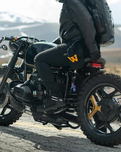 Vista 2 de BORLENI Botas de motocicleta para calle, zapatos de conducción antideslizantes, para senderismo al aire libre, trabajo, zapatos de trabajo