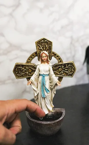 Vista 9 de Ebros Gift Virgen Madre María Virgen Nuestra Señora de Gracia Placa de aparador montado en la pared o escritorio Fuente de agua bendita Iglesia