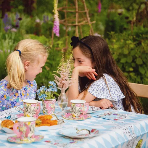 Vista 5 de Set de tazas con manija y plato Truly Alice del Sombrerero Loco de Alicia en el país de las maravillas, en 3 diseños para fiesta de té o cumpleaños