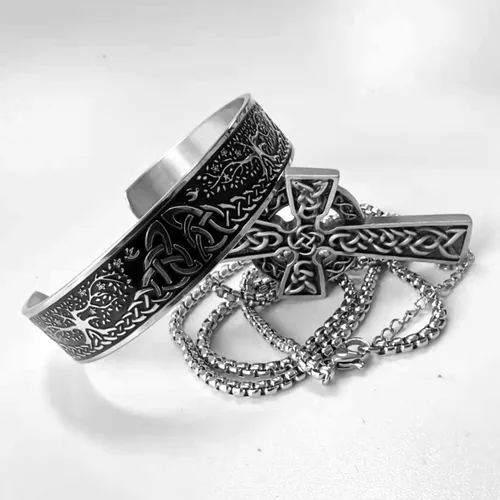 Vista 3 de EVBEA Collar de cruz celta para hombre, nudo irlandés vikingo, colgante de oración de serenidad, crucifijo, joyería para hombre con cadena de acero