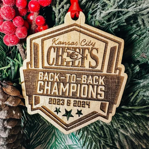 Vista 2 de Back to BACK TO BACK TO BACK TO BACK TO BACK TO BACK TO BACK TO BACK OF ALL TIME Adorno de Navidad de Champs 2023/ 2024 Chiefs, adorno de Navidad