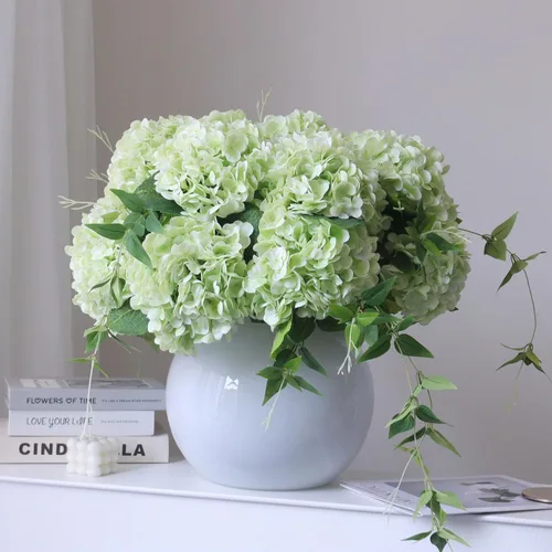 Vista 8 de 4 hortensias artificiales de 21 pulgadas de color azul sintético, flores de hortensias de seda de tacto real con tallos para novia, boda, fiesta