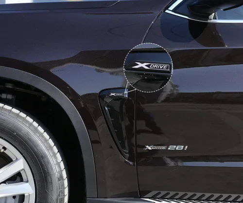 Vista 3 de YIWANG Shark Gills Decoración lateral Fender Vent Trim 2 piezas para BMW Xdrive Logo Emblema X5 F15 X5M F85 2014-2018 (negro)