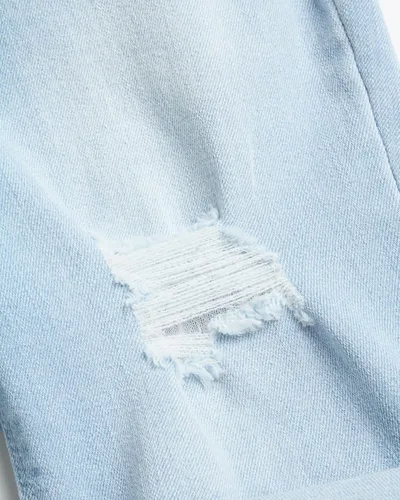Vista 5 de DKNY Pantalones cortos para niña Bermudas de mezclilla elástica con botones y puños enrollables (7-14)