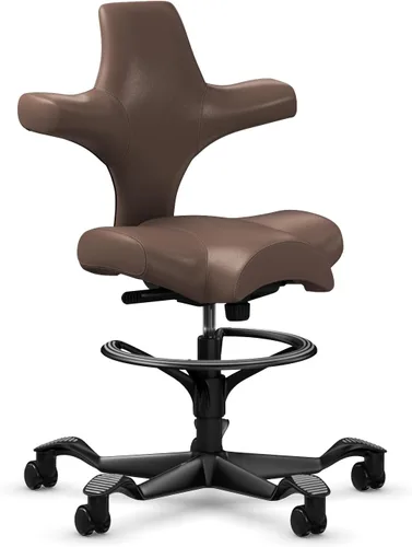 Vista 32 de HAG Capisco Silla de escritorio estándar ajustable, marco negro, asiento negro de vinilo ónix