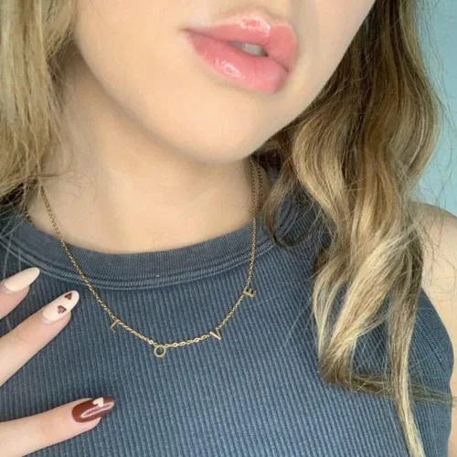 Vista 2 de Collares de letras para mujeres, madre, mamá, abuela, hija, amor, collar personalizado, delicado, chapado en oro de 18 quilates, joyería de acero