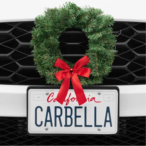 Vista 4 de Carbella Corona de Navidad para automóvil, camión, SUV, camioneta, luz LED con decoración de lazo rojo, soporte de adorno de Navidad de pino