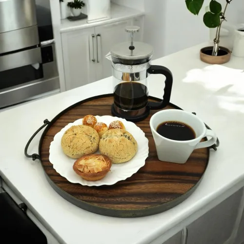 Vista 6 de Bandeja redonda de madera para servir, asas de hierro, tablero de madera de acacia rústica, decorativo para alimentos y bebidas para el hogar, 14