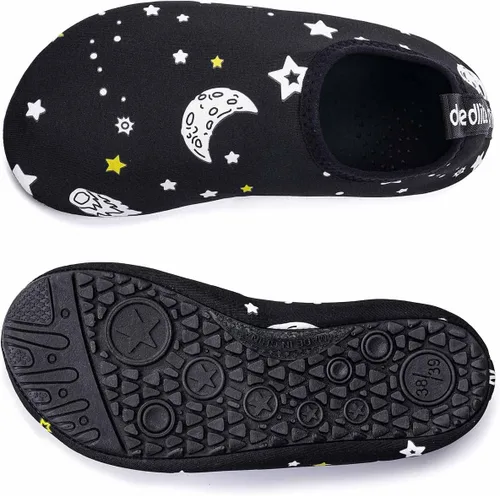 Vista 5 de Deedlite Zapatos de agua que cambian de color para mujeres, hombres y niños, zapatos casuales de senderismo acuáticos, calcetines para niños
