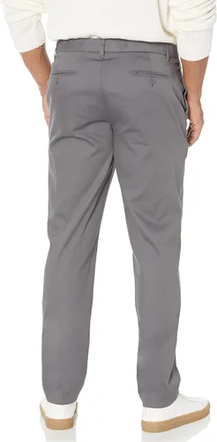 Vista 6 de Tienda Essentials Pantalón chino elástico ajustado resistente a las arrugas, sin pinzas, para hombre