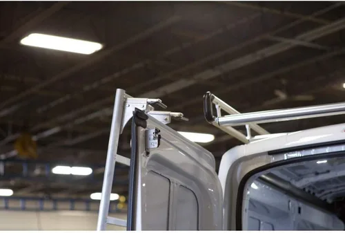 Vista 4 de AAL - Escalera de acceso para puerta trasera de furgoneta (sin perforación) (compatible con Nissan NV con techo estándar)