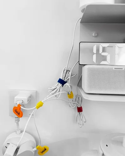 Vista 7 de 80 bridas de cables de fijación reutilizables, lazos ajustables de gancho y bucle, lazos multiusos para organización de cables, envolturas de cables